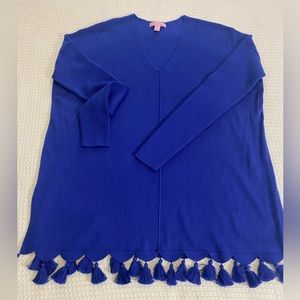 Lilly Pulitzer size XS v neck ribbed sleeve with tassel accents at hem pullover